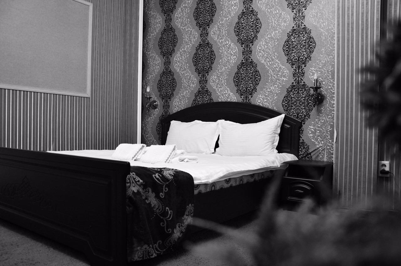 Vip Mini Hotel Semey Exterior photo
